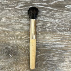New- Jane Iredale Dome Brush